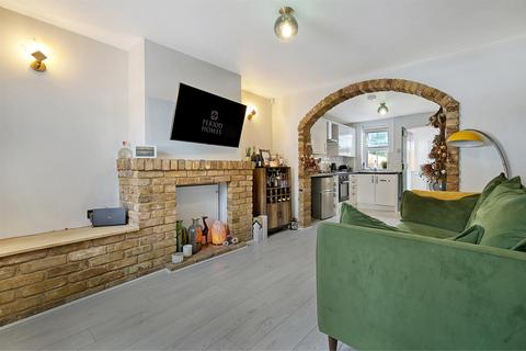 2 bedroom end of terrace house for sale, Baddow Road, Chelmsford
