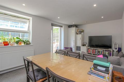 undefined, Sutton Lane, Banstead