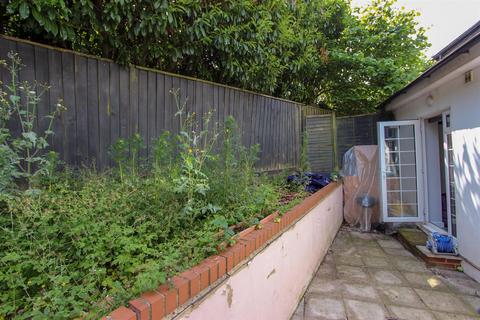 undefined, Sutton Lane, Banstead