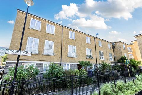 4 bedroom terraced house for sale, Moody Road, Peckham, London, SE15