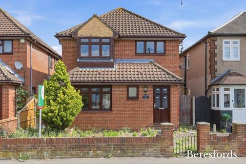 Rayleigh Road, Hutton, CM13