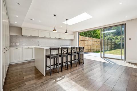 6 bedroom end of terrace house to rent, Whitehall Gardens, London