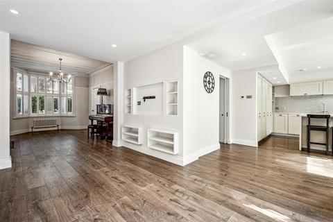 6 bedroom end of terrace house to rent, Whitehall Gardens, London