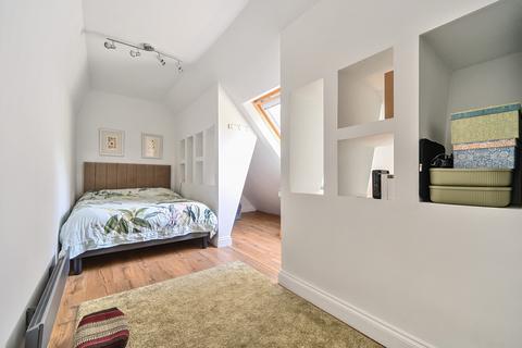 Flat 17, Heatherbank Tower Road, Hindhead, GU26 6SW