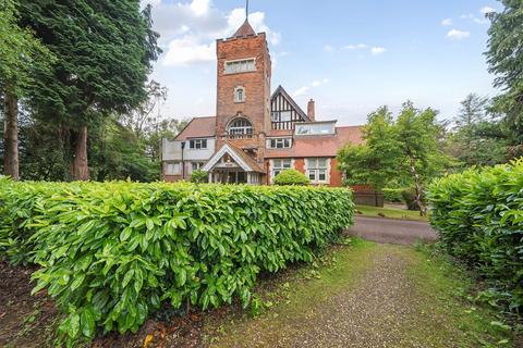 Flat 17, Heatherbank Tower Road, Hindhead, GU26 6SW