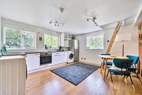 Flat 17, Heatherbank Tower Road, Hindhead, GU26 6SW