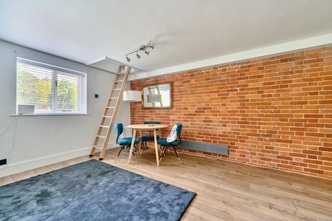 Flat 17, Heatherbank Tower Road, Hindhead, GU26 6SW