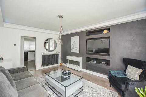 59 Eastham Crescent, Brentwood, CM13 2ET