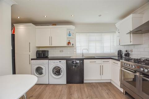 59 Eastham Crescent, Brentwood, CM13 2ET