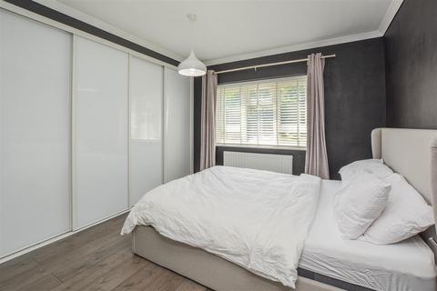 59 Eastham Crescent, Brentwood, CM13 2ET