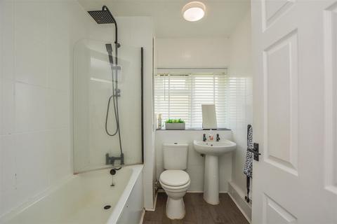 59 Eastham Crescent, Brentwood, CM13 2ET