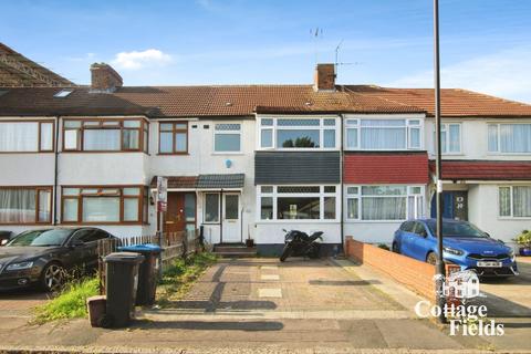 10 Arnold Avenue East, Enfield, EN3 6JB