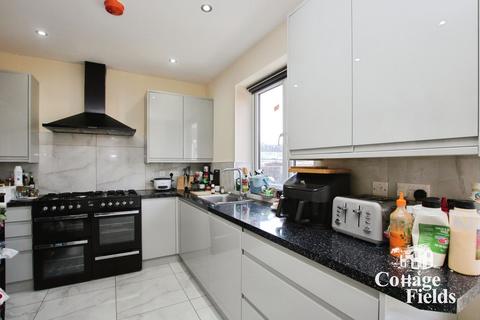 10 Arnold Avenue East, Enfield, EN3 6JB