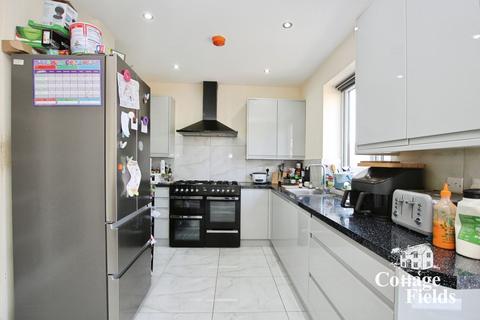 10 Arnold Avenue East, Enfield, EN3 6JB