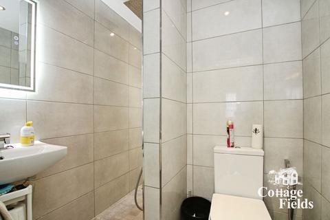10 Arnold Avenue East, Enfield, EN3 6JB