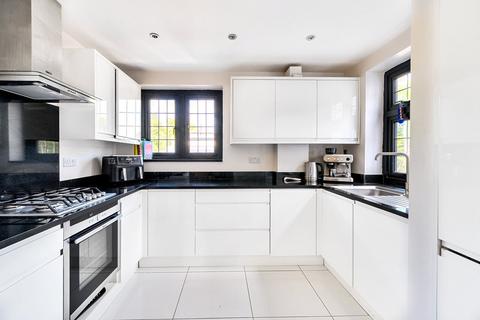 8a Bishopsmead Parade, East Horsley, Leatherhead, KT24 6RT