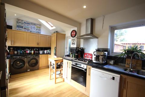 3 bedroom semi-detached house for sale, Close To Town & Station, Maidenhead