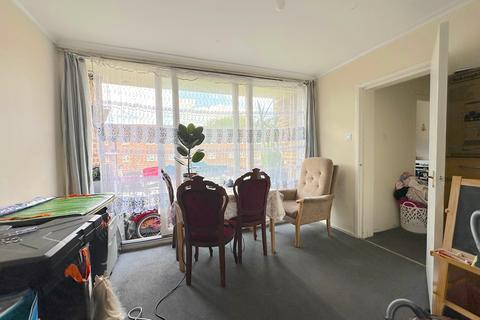 2 bedroom flat for sale, Graiseley Street, Wolverhampton WV3