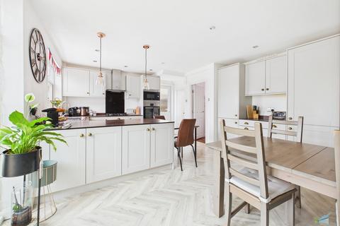 216 Heath Road, Bebington, Wirral, CH63 2HG