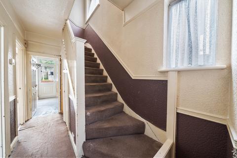 8 Hilliers Lane, Croydon, CR0 4SU
