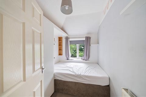 8 Hilliers Lane, Croydon, CR0 4SU