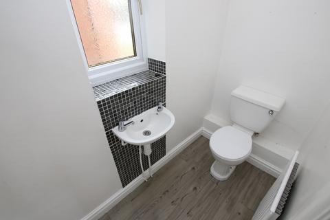 3 bedroom detached house to rent, Chapel Lane, Barnsley