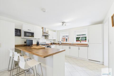 4 bedroom detached house for sale, Circuit Drive, Long Eaton
