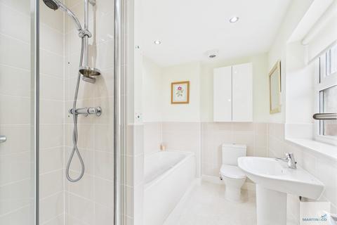 4 bedroom detached house for sale, Circuit Drive, Long Eaton