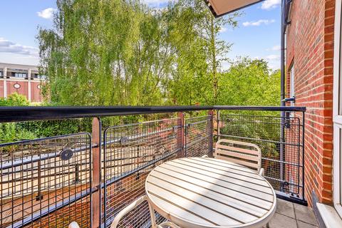 2 bedroom apartment for sale, Earlsfield House, Kingston Upon Thames KT2