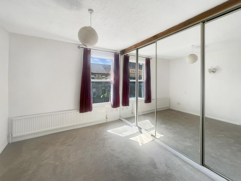 Bedroom 1 (2)