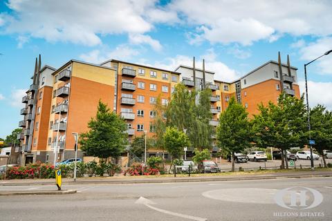 Buckingham Avenue, Slough