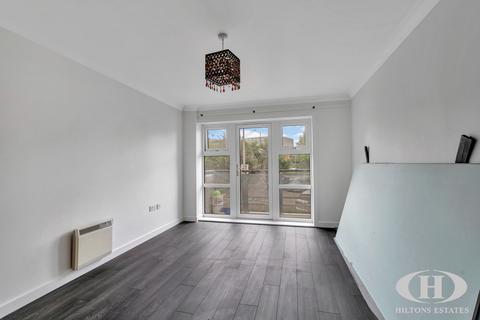 2 bedroom apartment for sale, Buckingham Avenue, Slough
