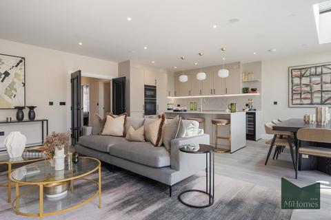 5 bedroom detached house for sale, Chase View, Spring Court Road, London, EN2