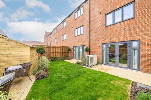 undefined, Meadowview Road, Raynes Park SW20