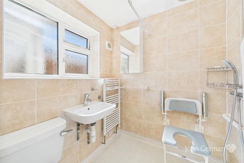 4 Ashtree Close, Little Haywood, Stafford, ST18 0NL