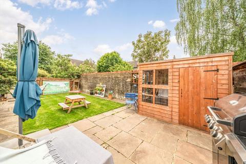 2 bedroom maisonette for sale, Russell Road, London SW19