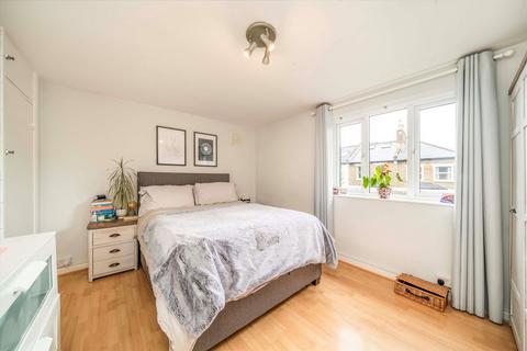 2 bedroom maisonette for sale, Russell Road, London SW19