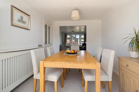 13 Bramley Avenue, Worcester, WR2 6DG