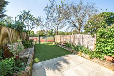 4 bedroom terraced house for sale, Albacore Crescent, Lewisham, London, SE13