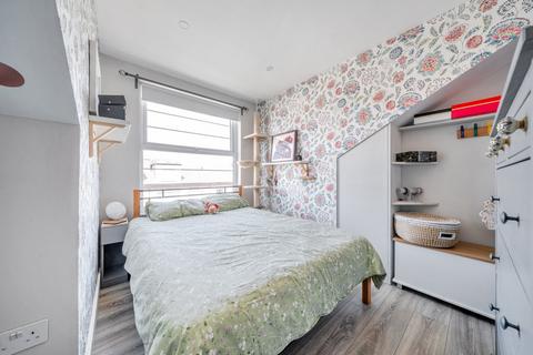 3 bedroom flat for sale, Manor Vale, Brentford, London, TW8
