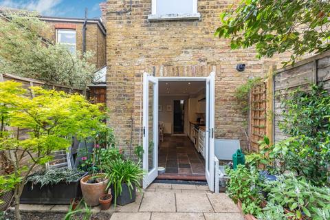 20 Aboyne Road, London, SW17 0AE