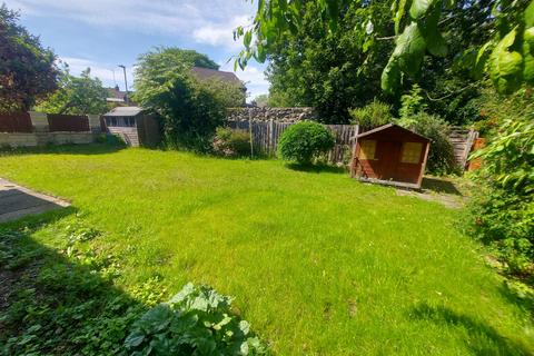 4 bedroom detached house to rent, Woodland Grove, Bradford, BD9