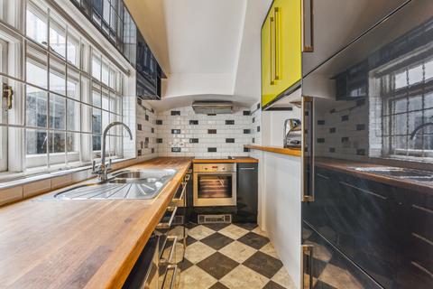 1 bedroom flat for sale, Pont Street, London