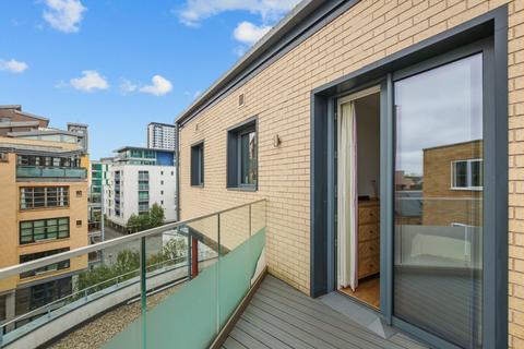 2 bedroom flat for sale, Jessica House, 10 Red Lion Square, Wandsworth High Street, London