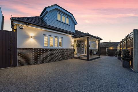 4 bedroom detached house for sale, Church Road, Crockenhill