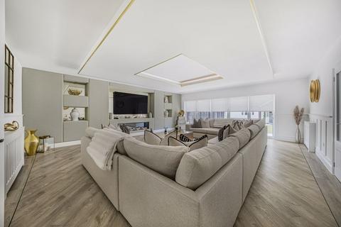4 bedroom detached house for sale, Church Road, Crockenhill