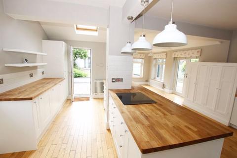 33 Clee Crescent, Grimsby, DN32 8LX