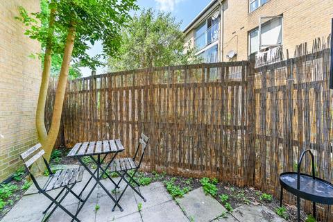 1 bedroom flat for sale, Lowther Road, Barnsbury, London, N7