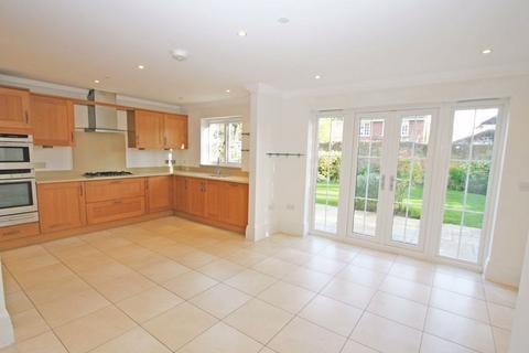 4 bedroom detached house for sale, Kingsway Mews, Farnham Common