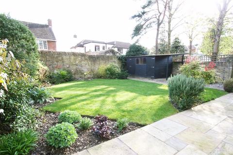 4 bedroom detached house for sale, Kingsway Mews, Farnham Common